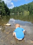 Kleinkind im Grünsee (Turracher Höhe)